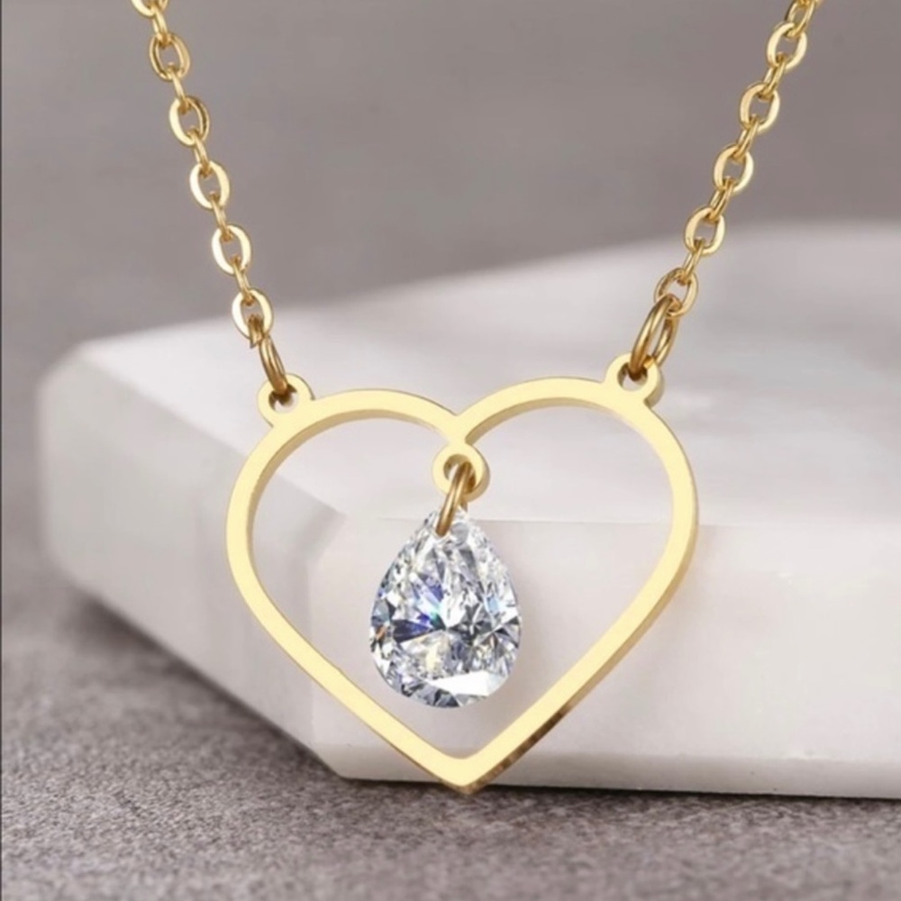 Boutique Zircon Crystal Heart Pendant Stainless Steel Necklace